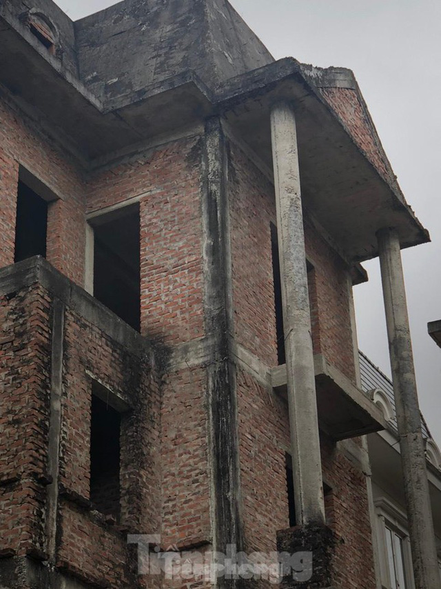 Điểm mặt các khu biệt thự triệu đô bỏ hoang ở Hà Nội trước đề xuất đánh thuế  - Ảnh 12.