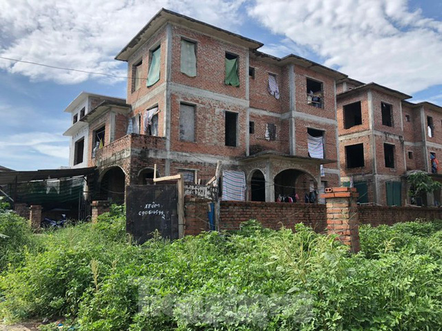 Điểm mặt các khu biệt thự triệu đô bỏ hoang ở Hà Nội trước đề xuất đánh thuế  - Ảnh 7.